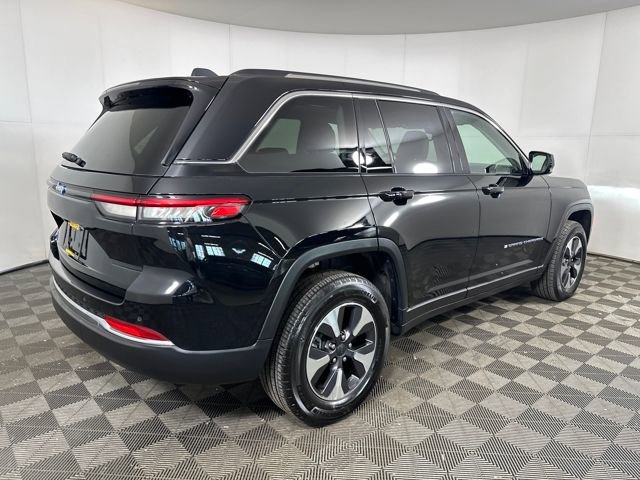 Used 2023 Jeep Grand Cherokee 4WD 4xe image 3