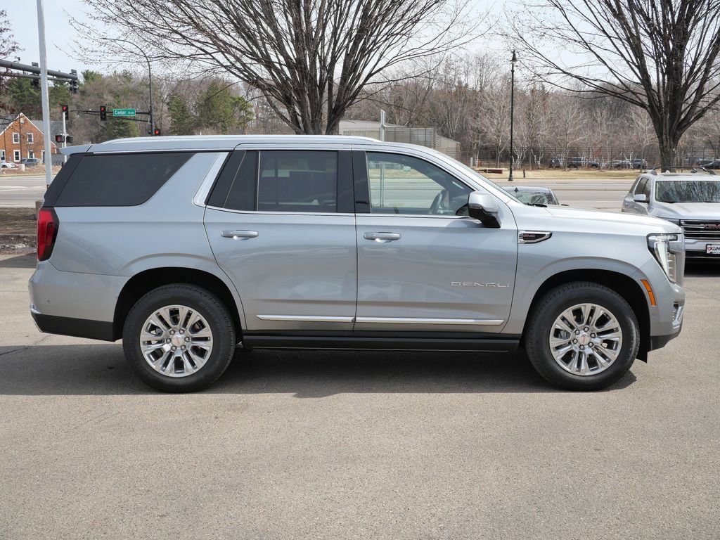 Used 2025 GMC Yukon Denali w/ Sun & Power Step Package image 14
