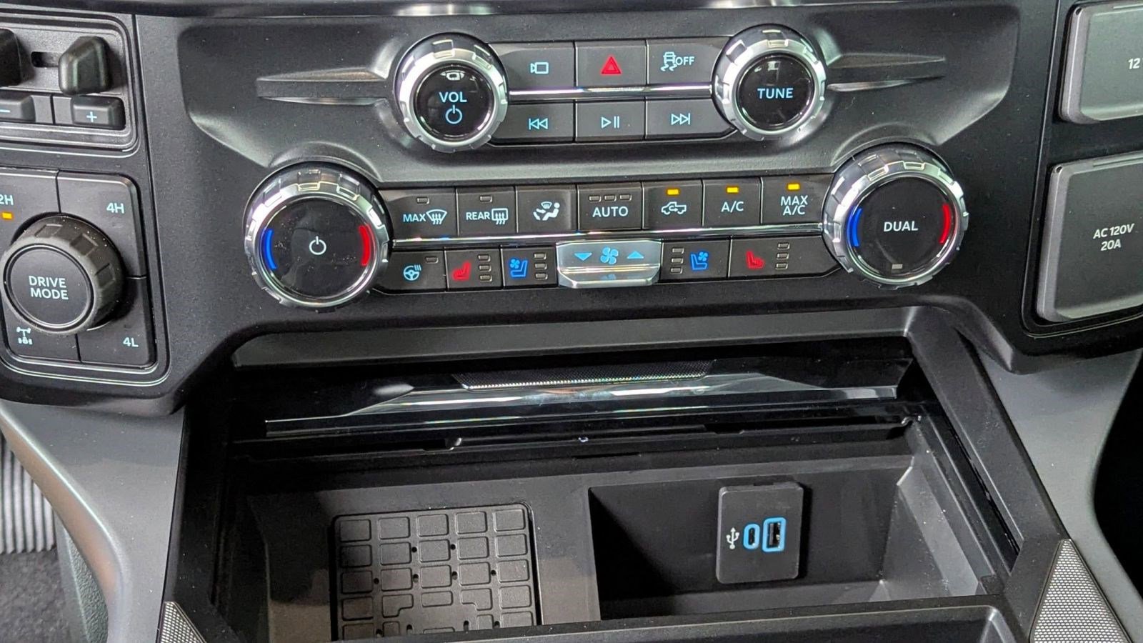 New 2026 Ford F250 Lariat image 27