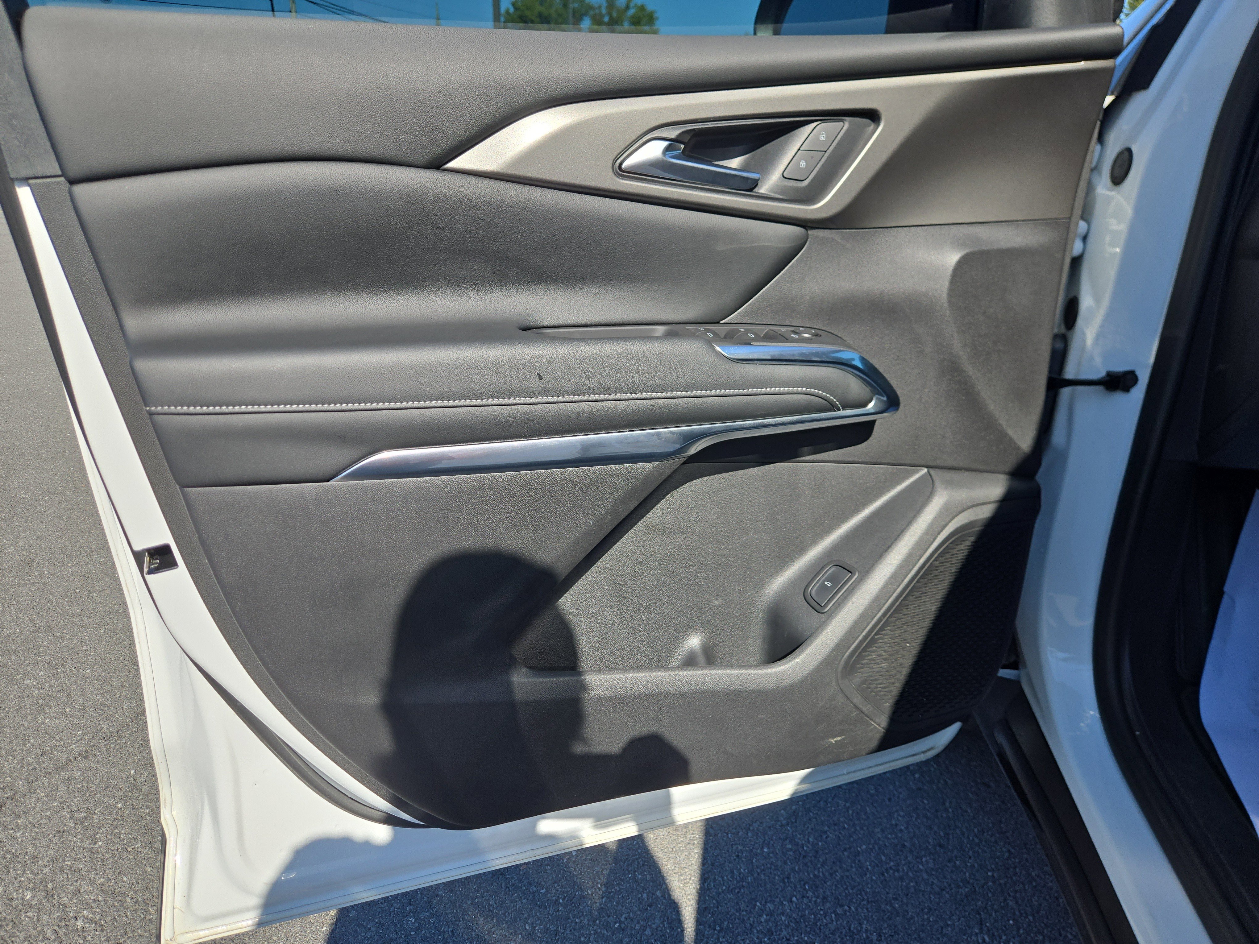 Used 2024 Chevrolet Traverse LT image 16