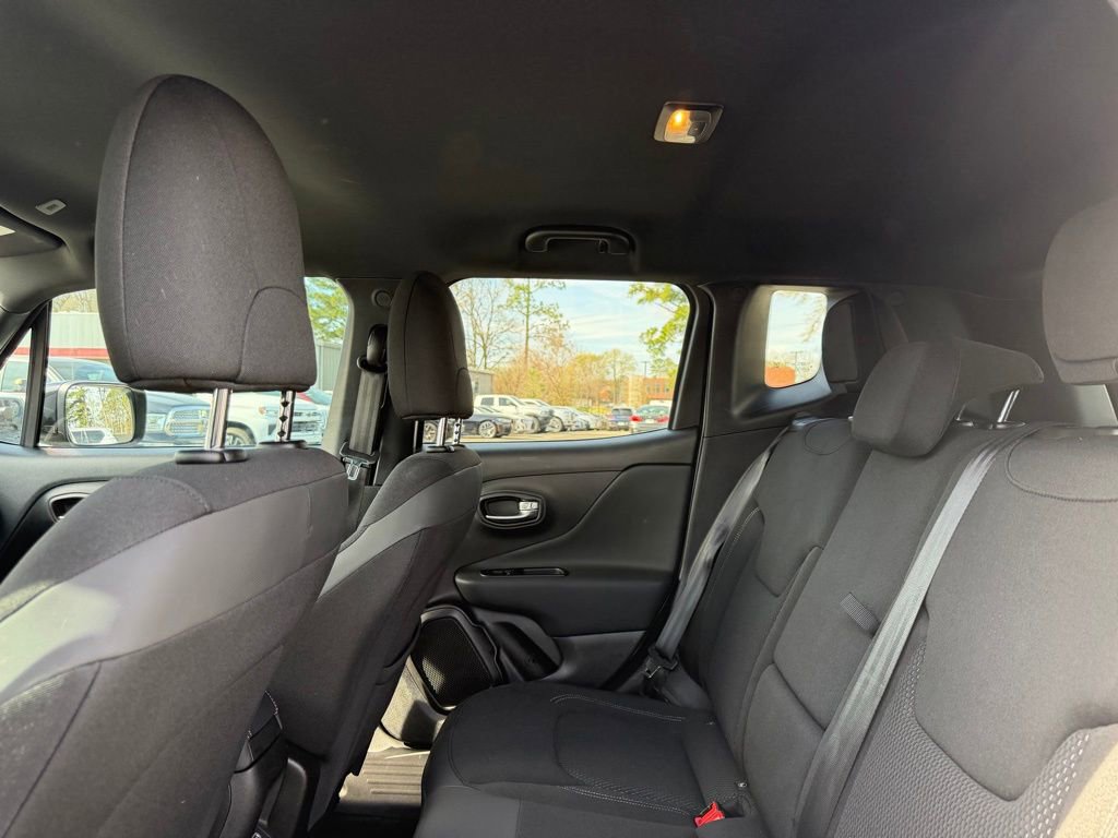 Used 2022 Jeep Renegade Altitude w/ Convenience Group image 25