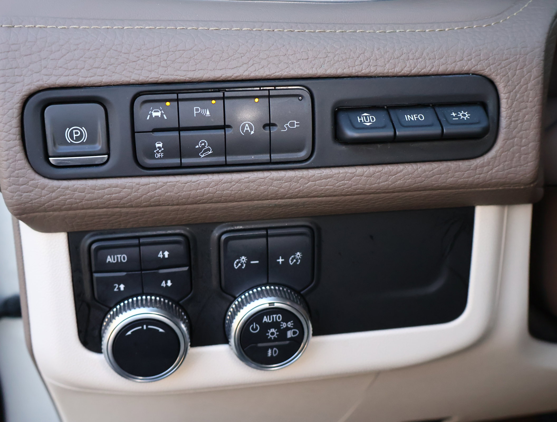 Used 2021 GMC Yukon Denali image 13