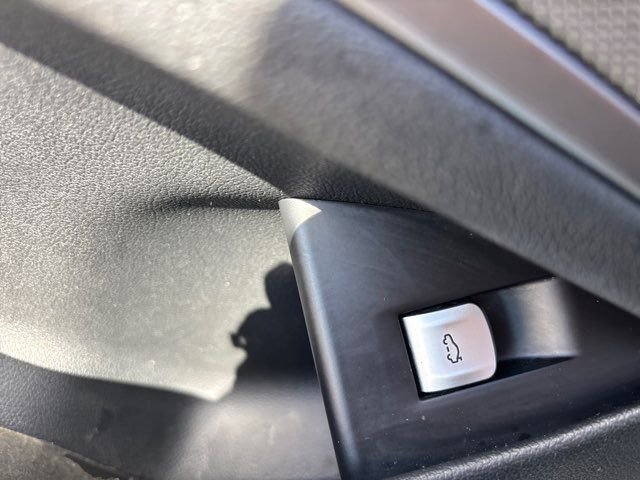 Used 2019 BMW 740e xDrive w/ Executive Package AWD/4WD image 20