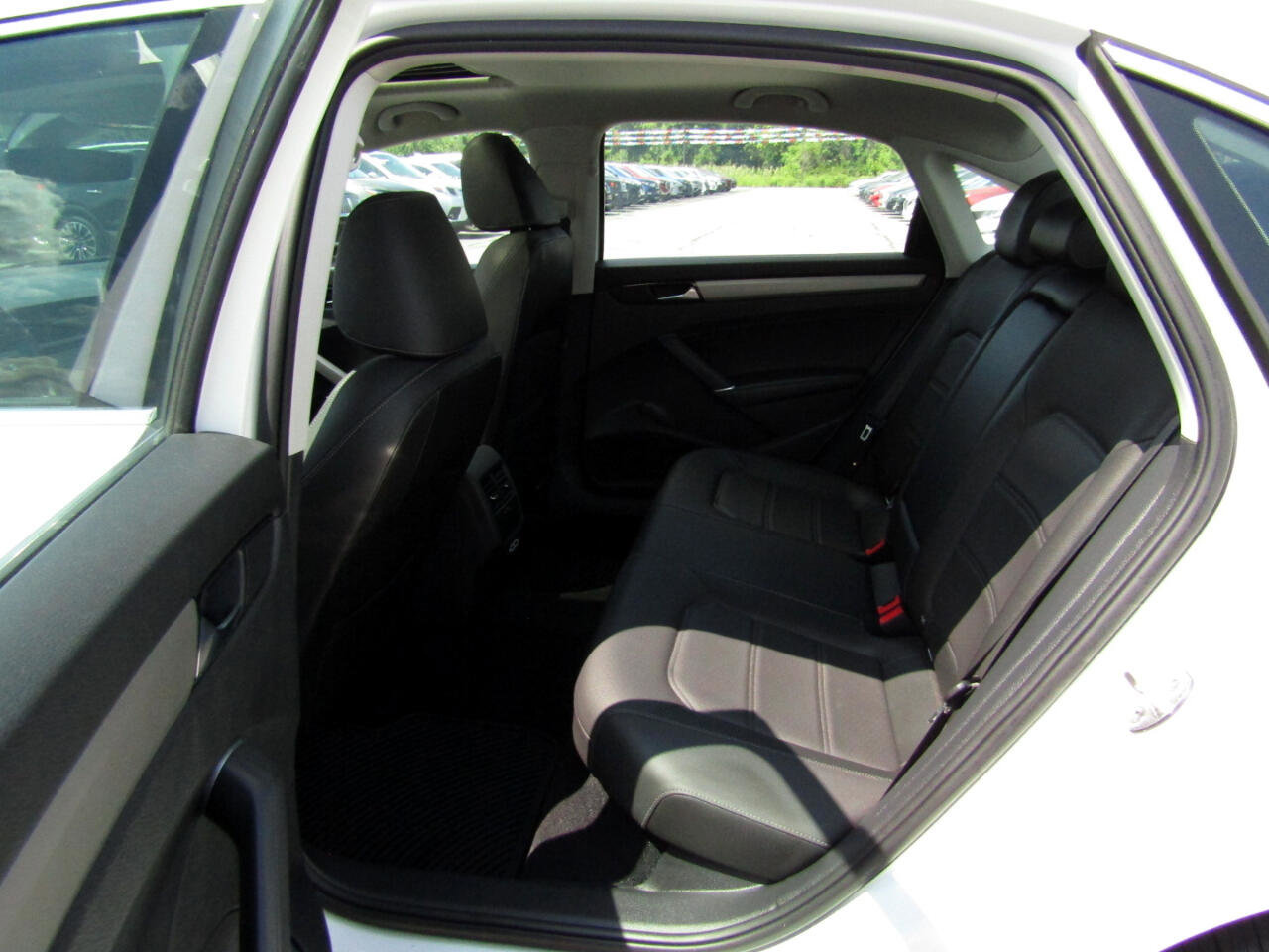 Used 2022 Volkswagen Passat 2.0T SE image 20