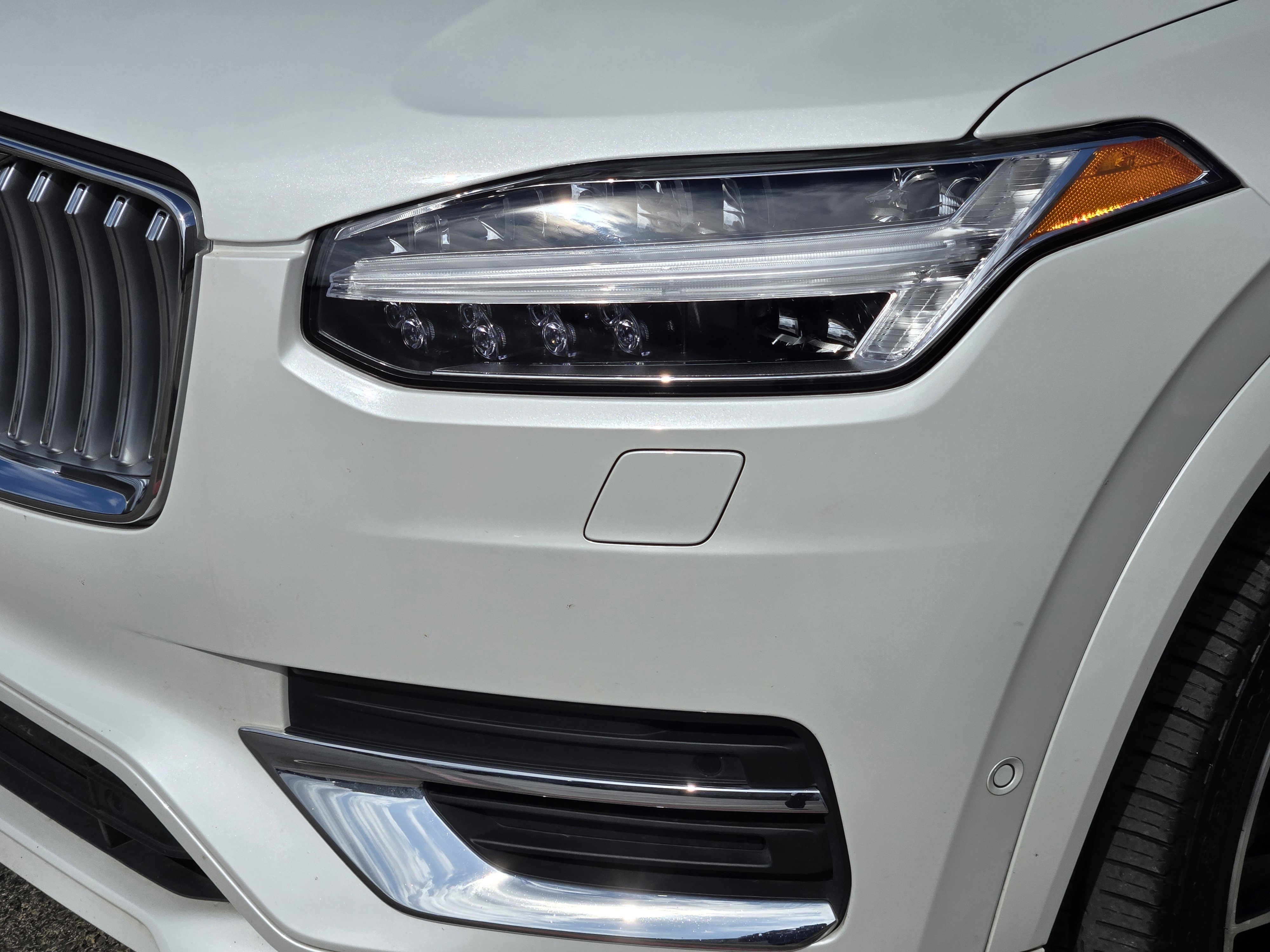 Used 2023 Volvo XC90 B6 Plus w/ Protection Package Premier image 14