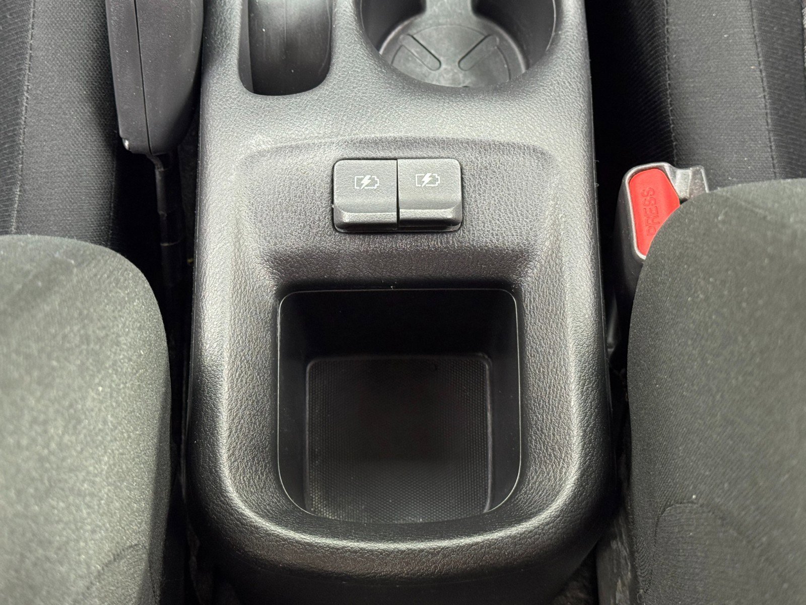 Used 2021 Nissan Versa S image 27