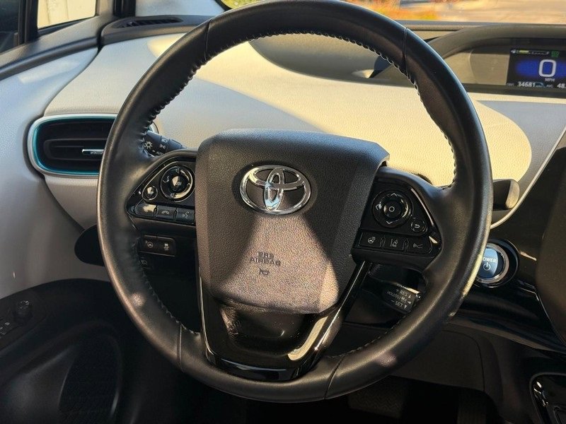Used 2022 Toyota Prius XLE image 14