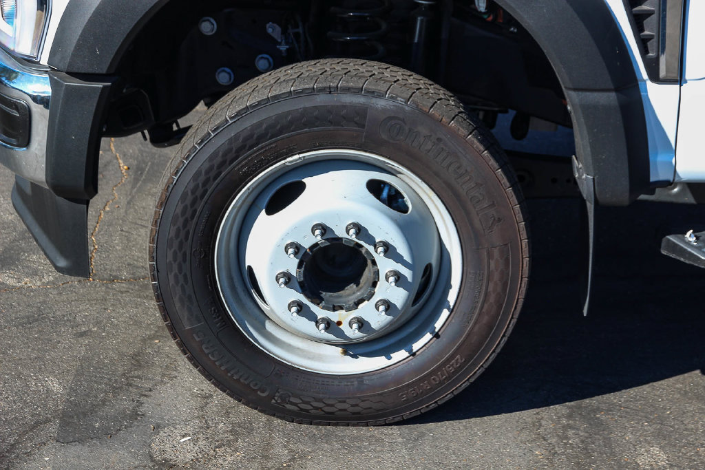 New 2025 Ford F450 XL w/ XL Chrome Package RWD image 14