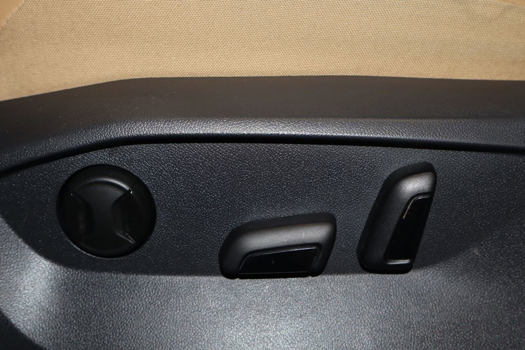 Used 2022 Volkswagen Tiguan SE image 20