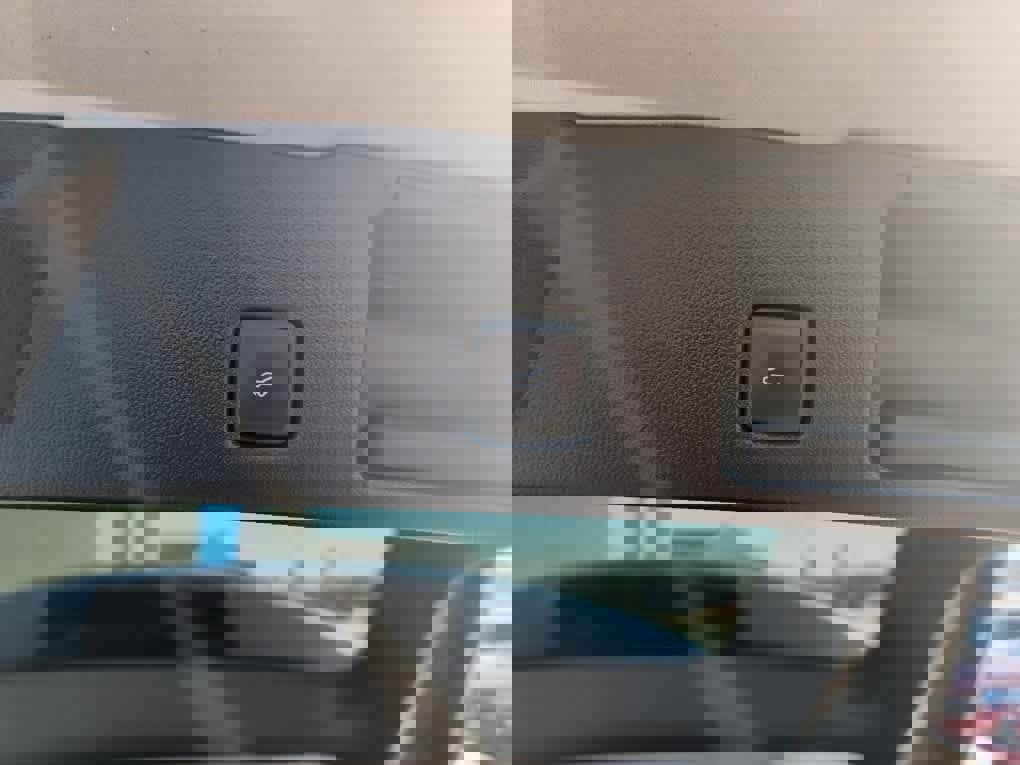 Used 2023 Ford Escape Platinum image 9