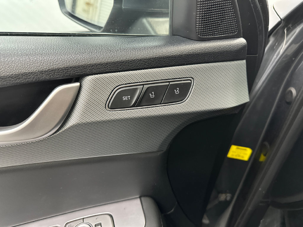 Used 2023 Hyundai Palisade SEL w/ Premium Package FWD image 12