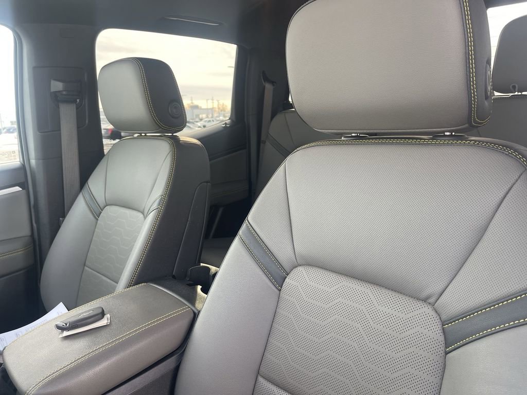 Used 2024 Chevrolet Colorado ZR2 w/ ZR2 Convenience Package III image 15