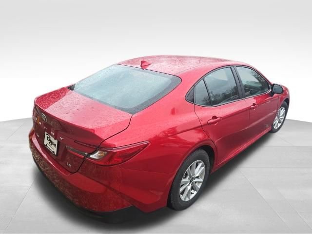 Used 2025 Toyota Camry LE image 7