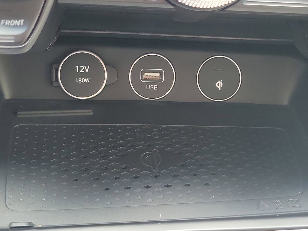 Used 2023 Genesis G70 3.3T w/ Sport Prestige Package image 24