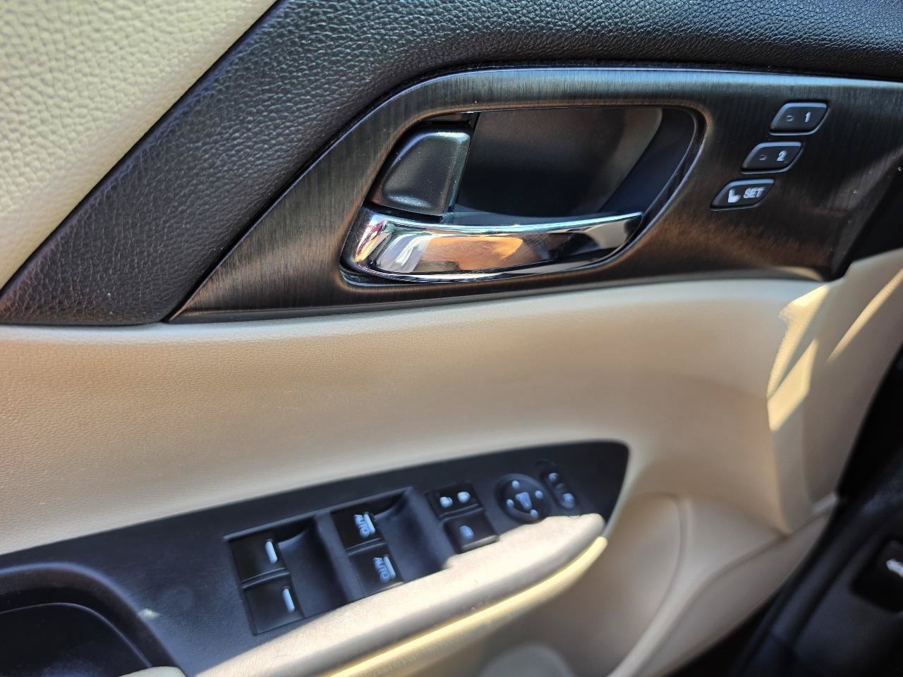 Used 2013 Honda Accord EX-L image 16