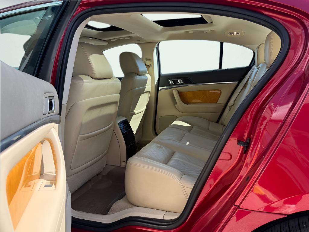 Used 2010 Lincoln MKS image 21