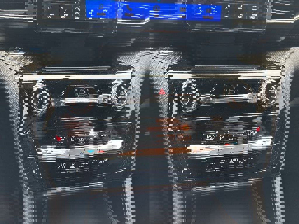 Used 2024 Ford Explorer ST-Line w/ Class IV Trailer Tow Package image 14