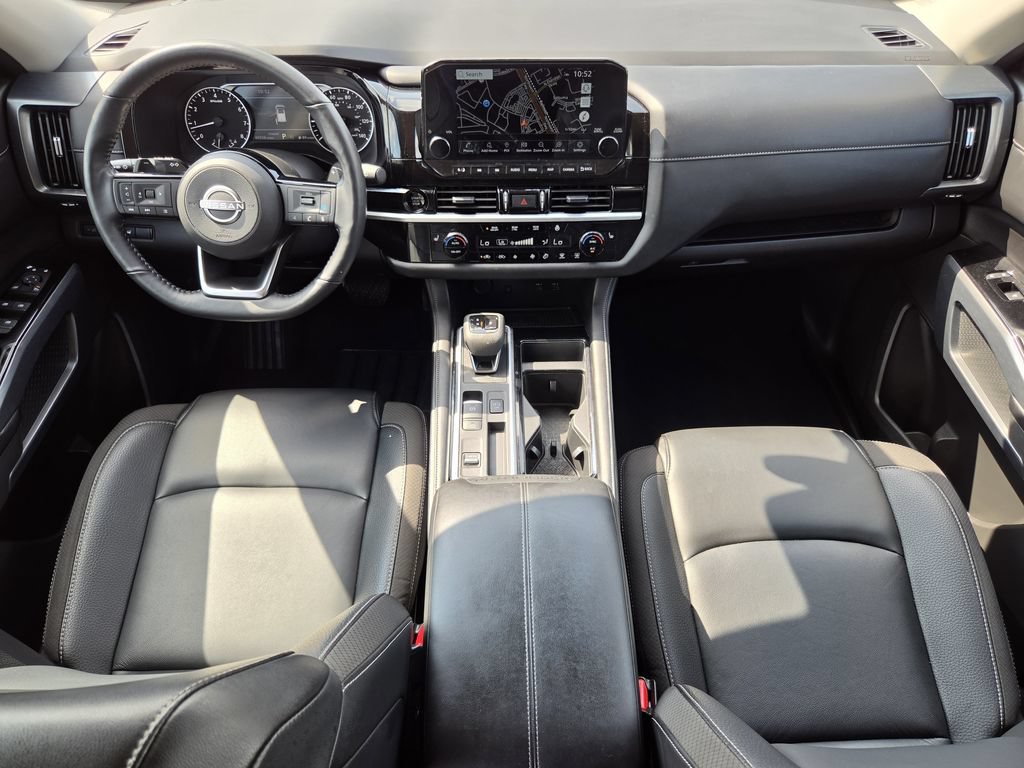 Used 2025 Nissan Pathfinder SL FWD image 12