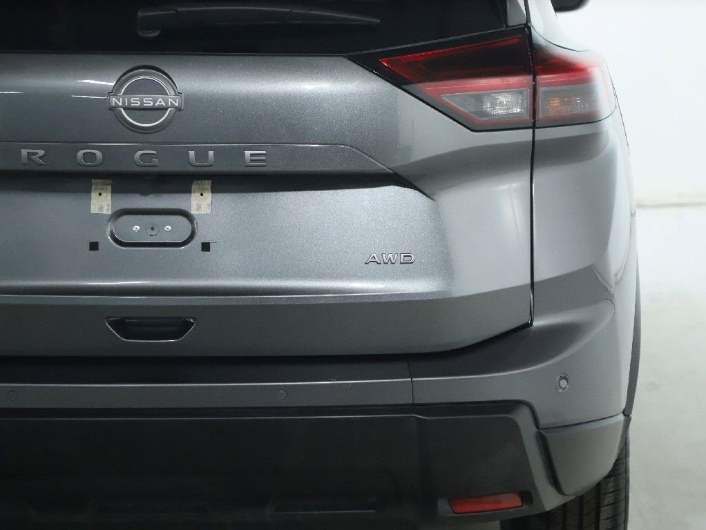Certified 2026 Nissan Rogue SV AWD/4WD image 44