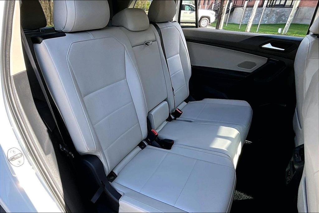 Used 2019 Volkswagen Tiguan SE image 35