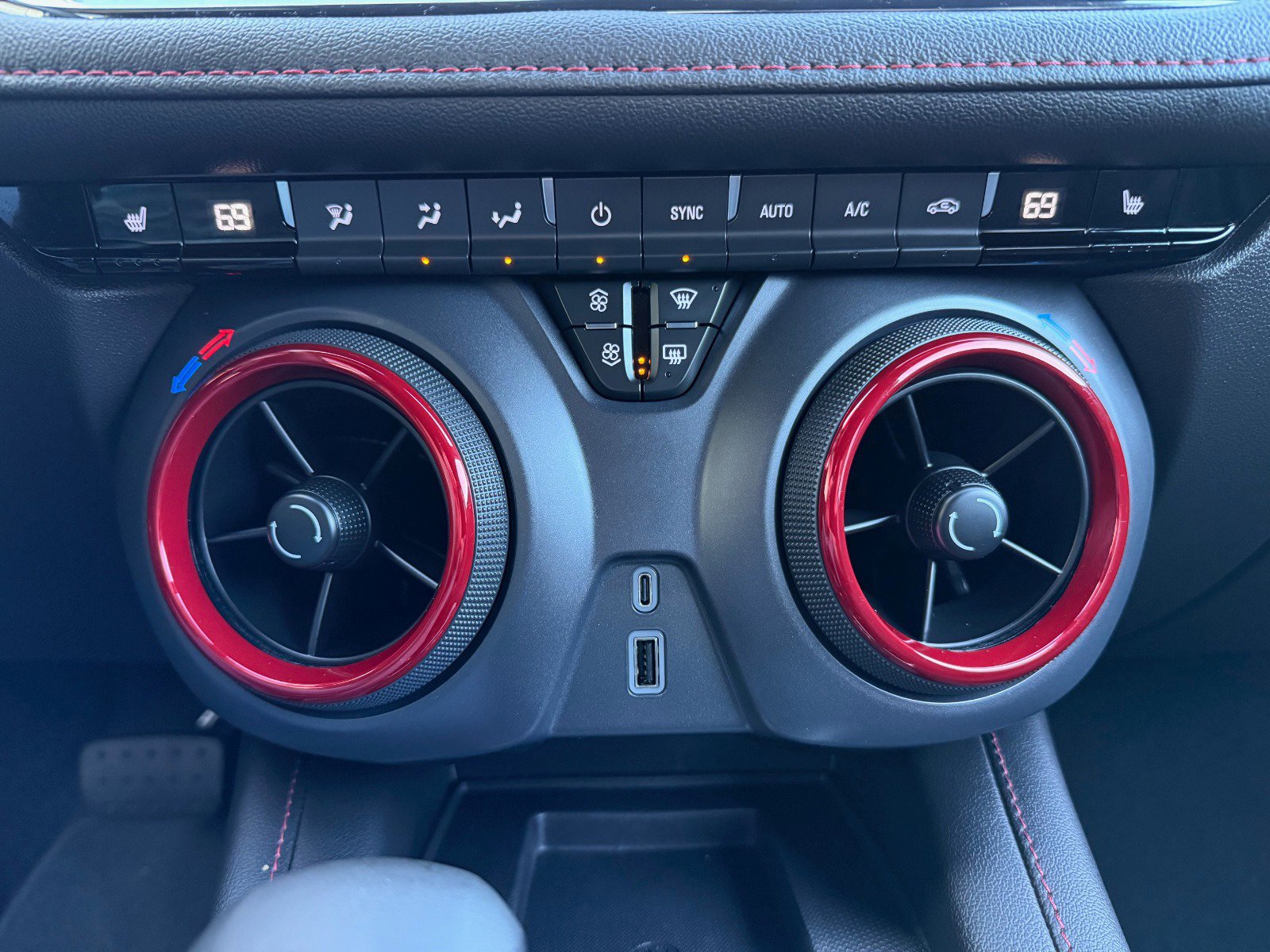 Certified 2025 Chevrolet Blazer RS image 23