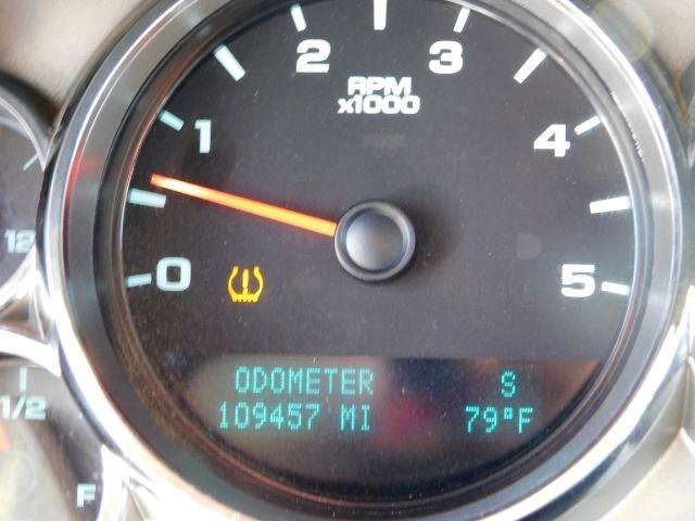 Used 2011 Chevrolet Silverado 2500 LT w/ Interior Plus Package AWD/4WD image 16