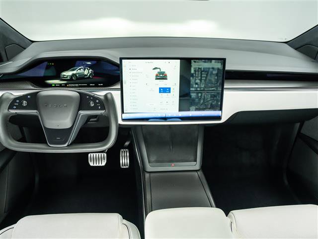 Used 2022 Tesla Model X Plaid image 19