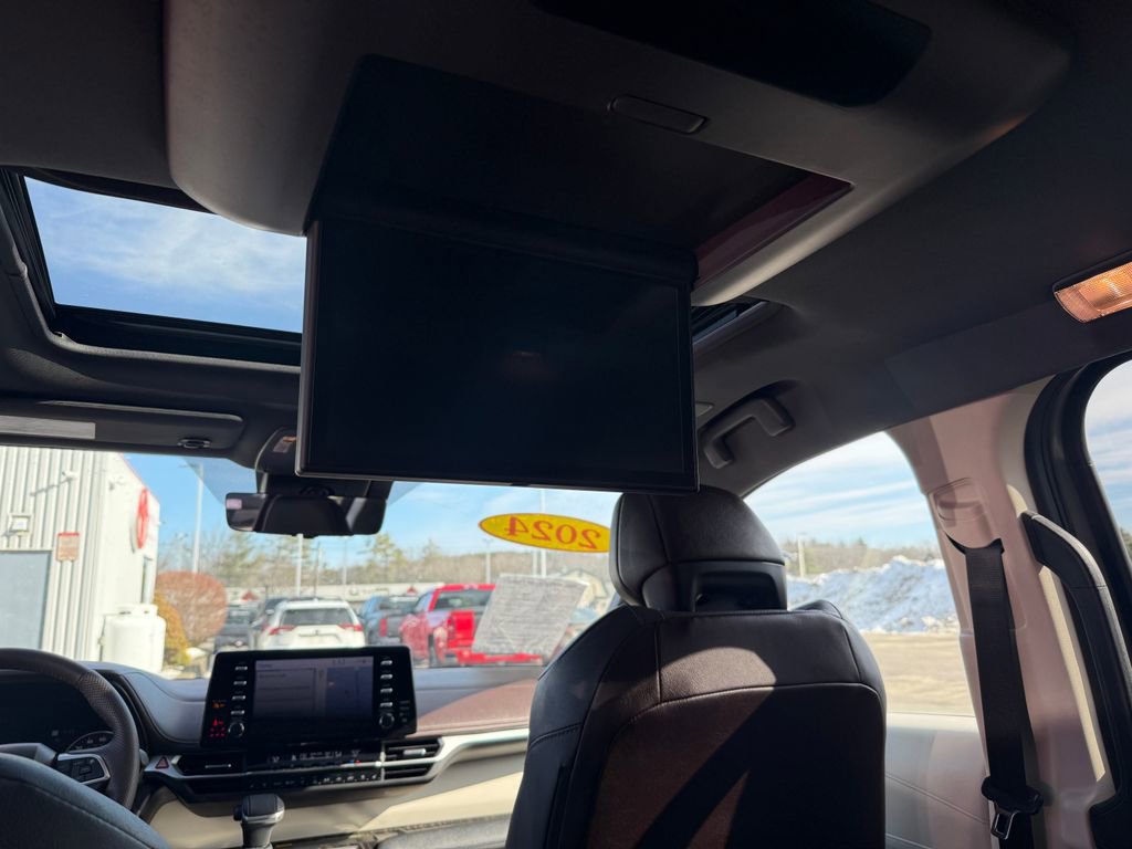 Certified 2024 Toyota Sienna Platinum image 15