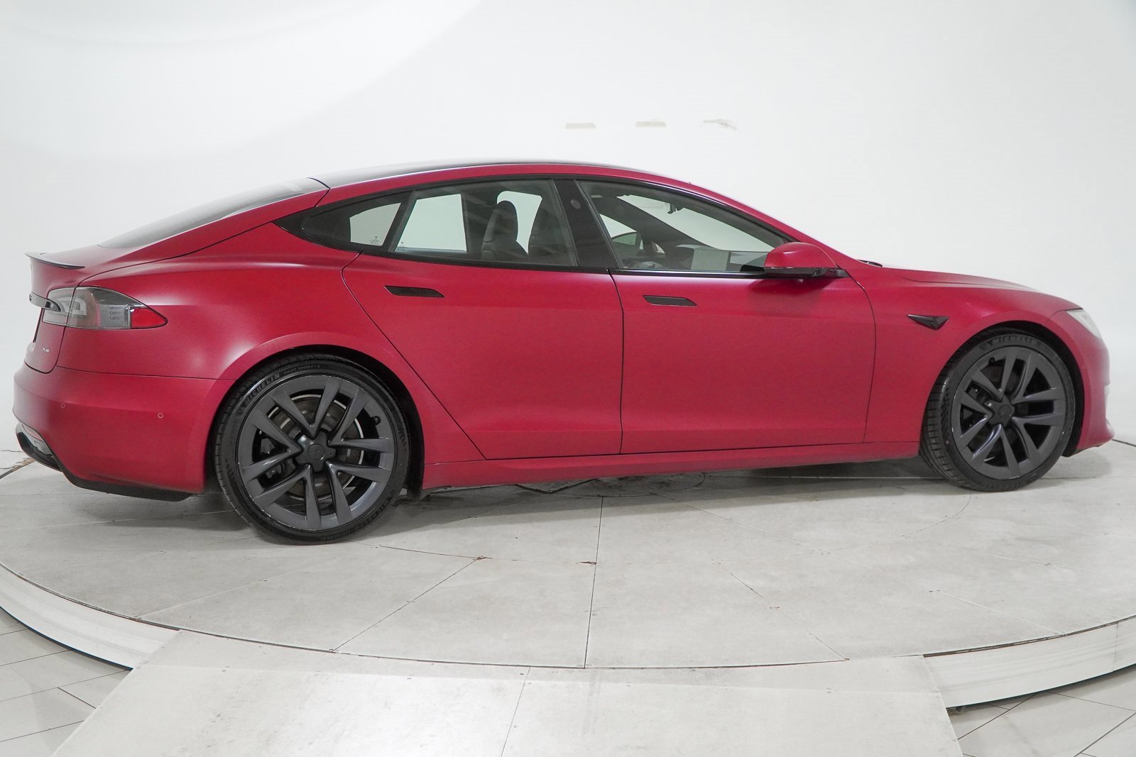 Used 2021 Tesla Model S Plaid image 13