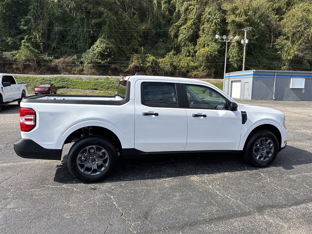 New 2025 Ford Maverick XLT image 3