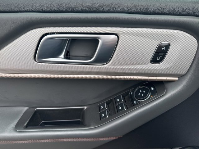 Certified 2025 Ford Explorer Active image 9