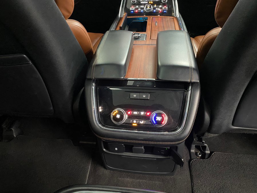 Used 2018 Lincoln Navigator Reserve AWD/4WD image 39