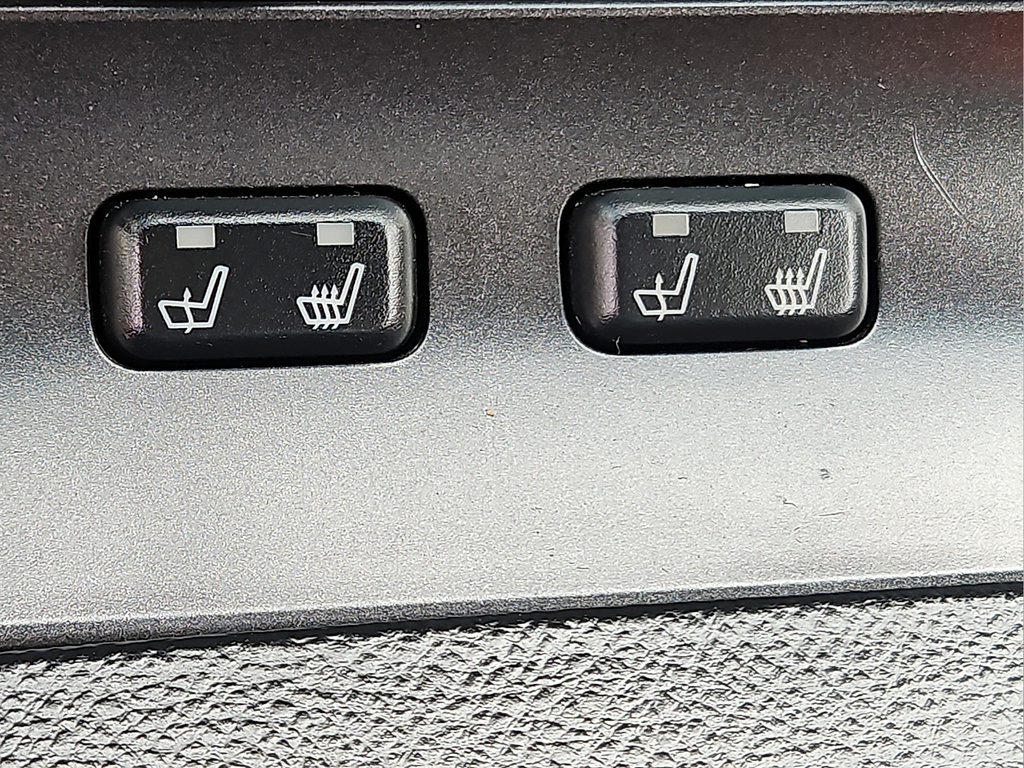 Used 2005 Ford Thunderbird RWD image 23
