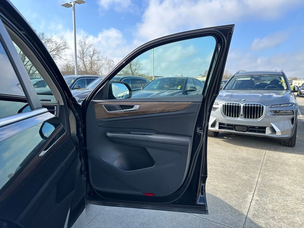 Used 2024 Volkswagen Atlas SE image 31