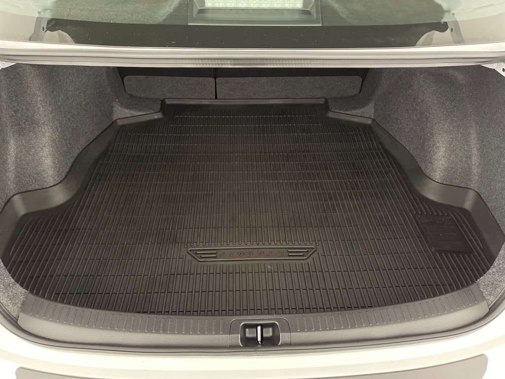Certified 2025 Toyota Corolla LE FWD image 10