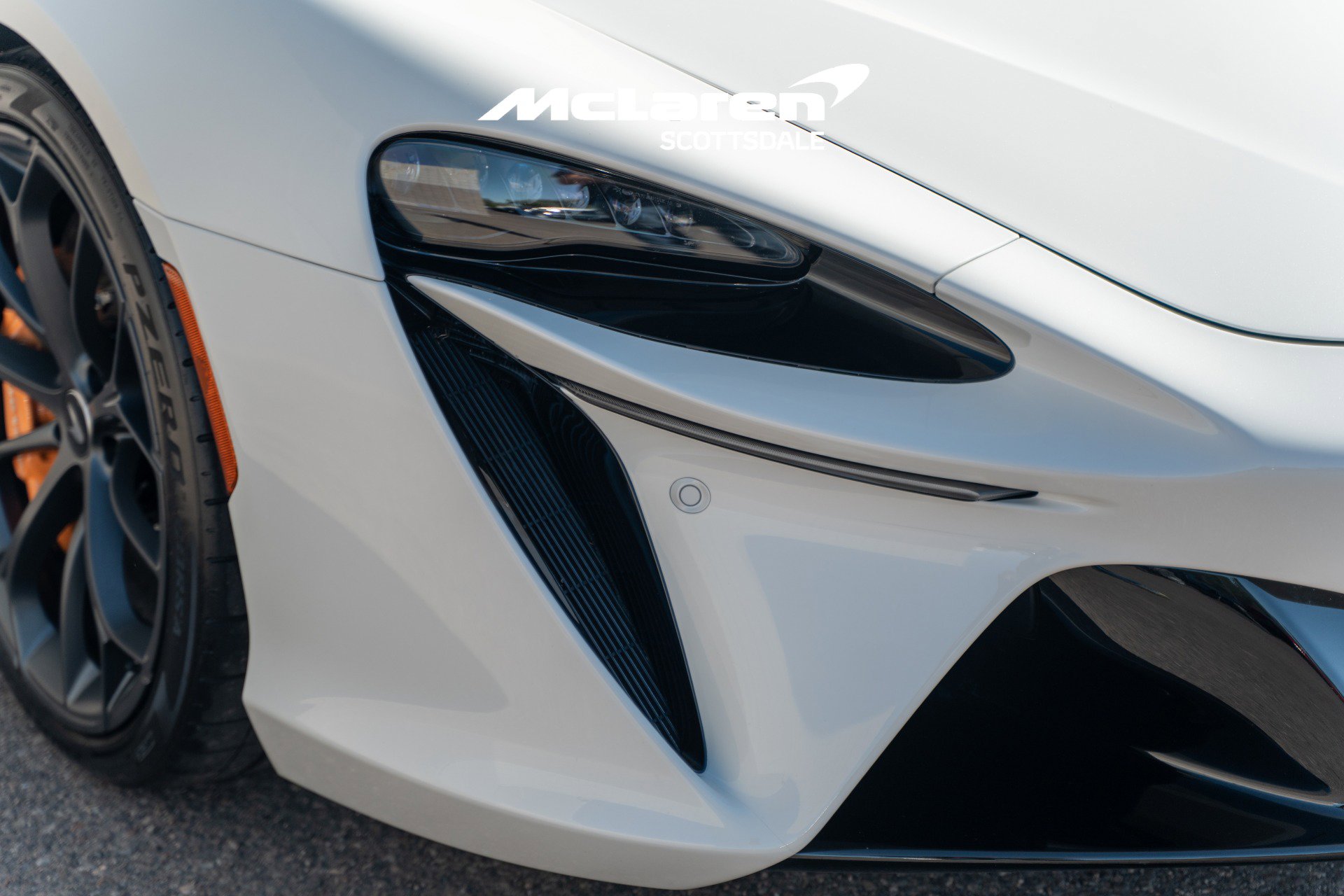 Used 2023 McLaren Artura image 11