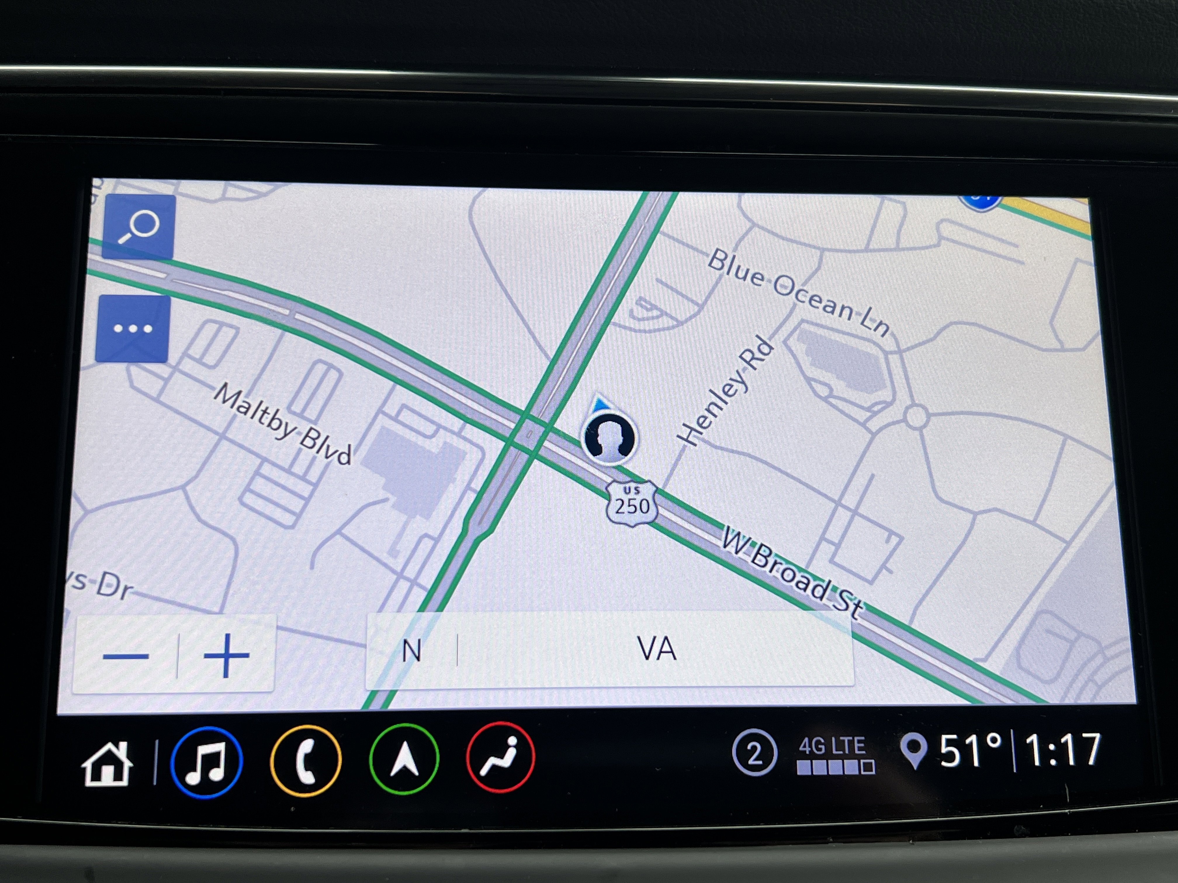 Used 2021 Buick Enclave Premium w/ Sun and Sites Package image 24