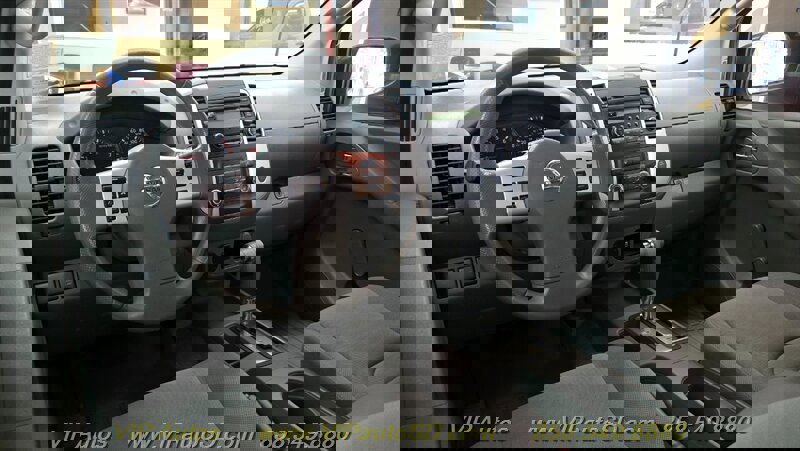 Used 2014 Nissan Frontier S image 11