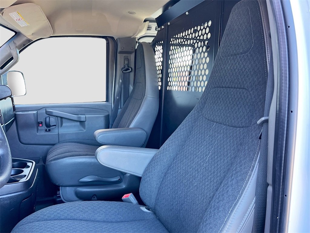 Used 2022 Chevrolet Express 2500 w/ Driver Convenience Package image 18