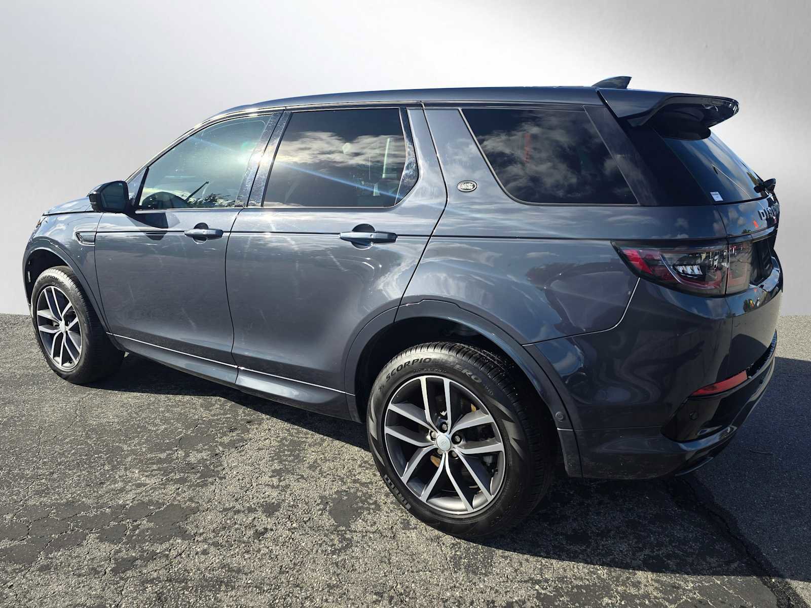 Used 2025 Land Rover Discovery Sport S image 3