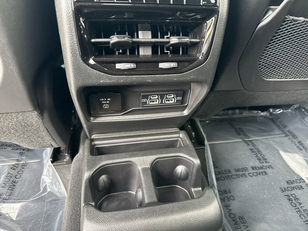 Used 2024 Jeep Grand Cherokee L Limited image 20