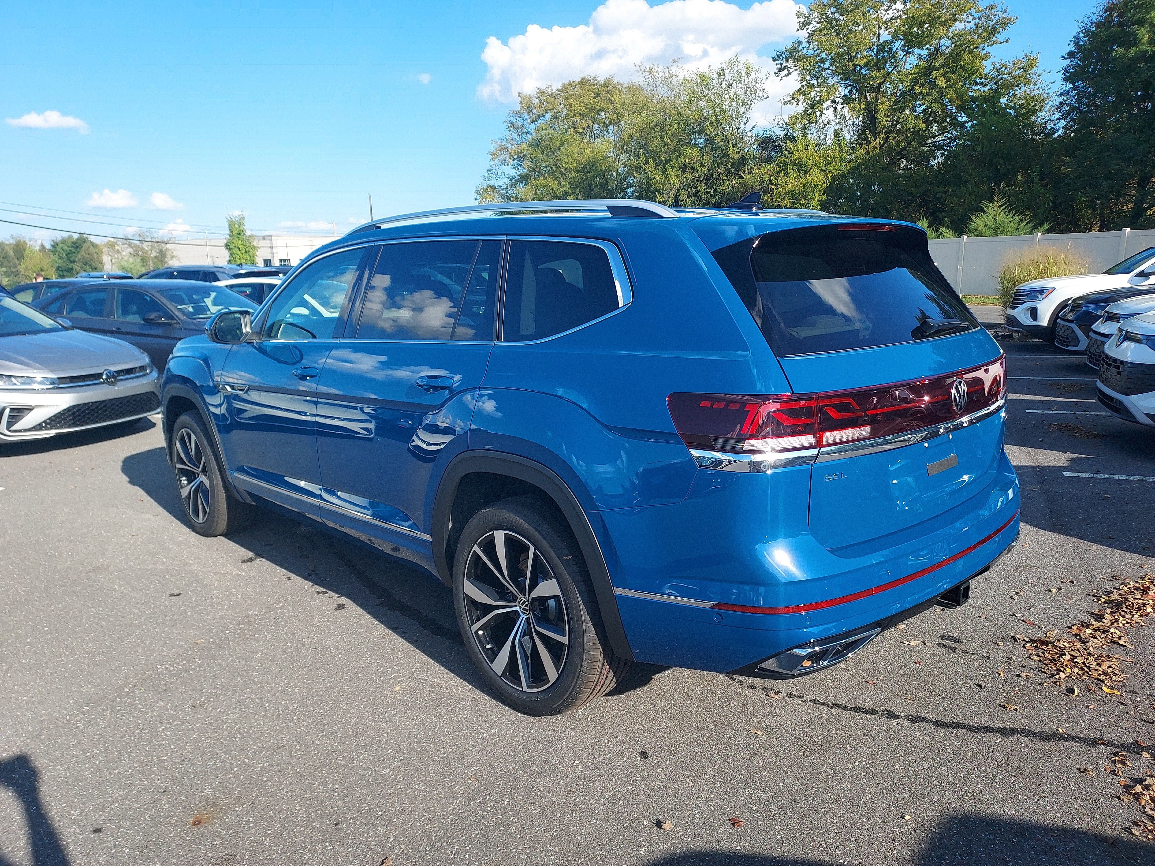 New 2026 Volkswagen Atlas SEL Premium R-Line image 7