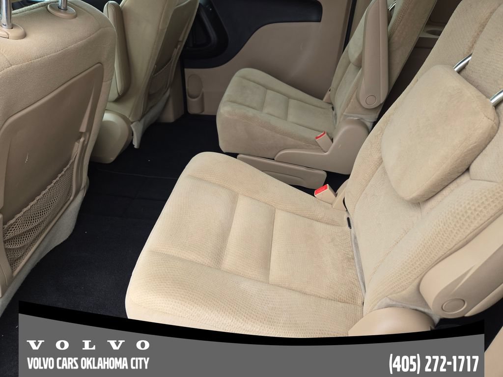 Used 2016 Dodge Grand Caravan SXT w/ Rear Park Assist Package FWD image 24