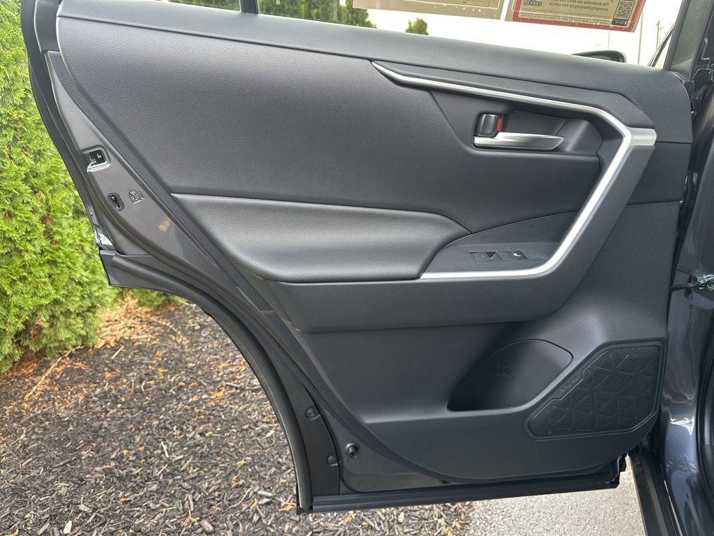 Certified 2025 Toyota RAV4 SE image 9