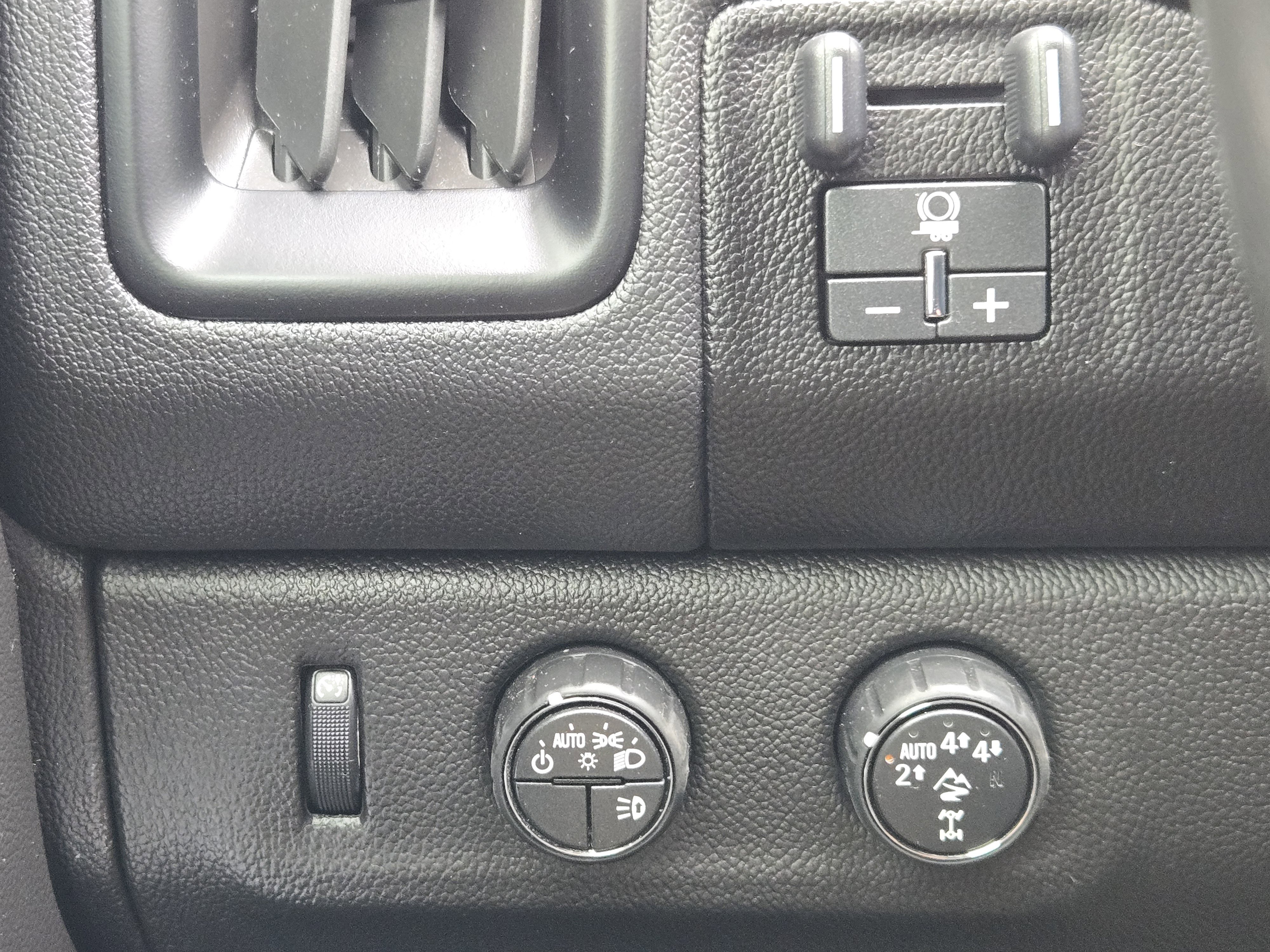 Used 2021 Chevrolet Colorado ZR2 w/ ZR2 Dusk Special Edition AWD/4WD image 23