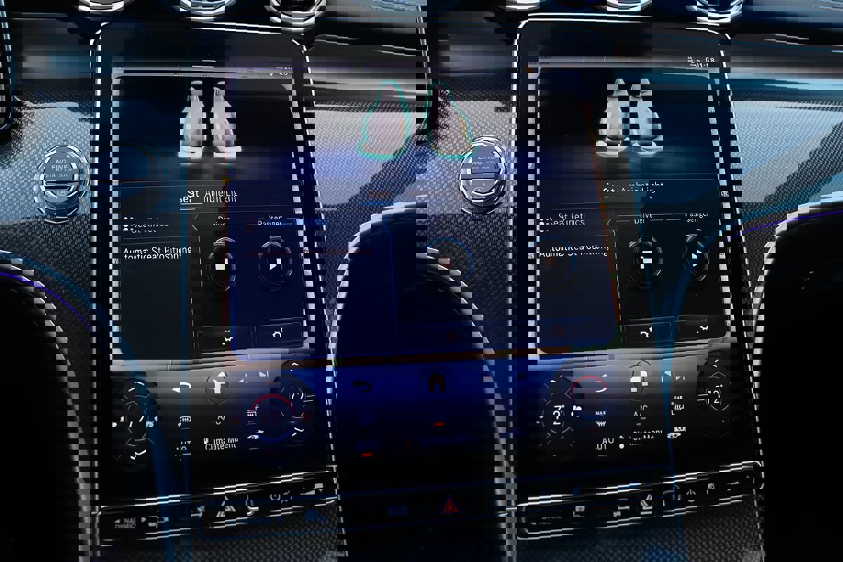 Used 2025 Mercedes-Benz C 300 Sedan image 26