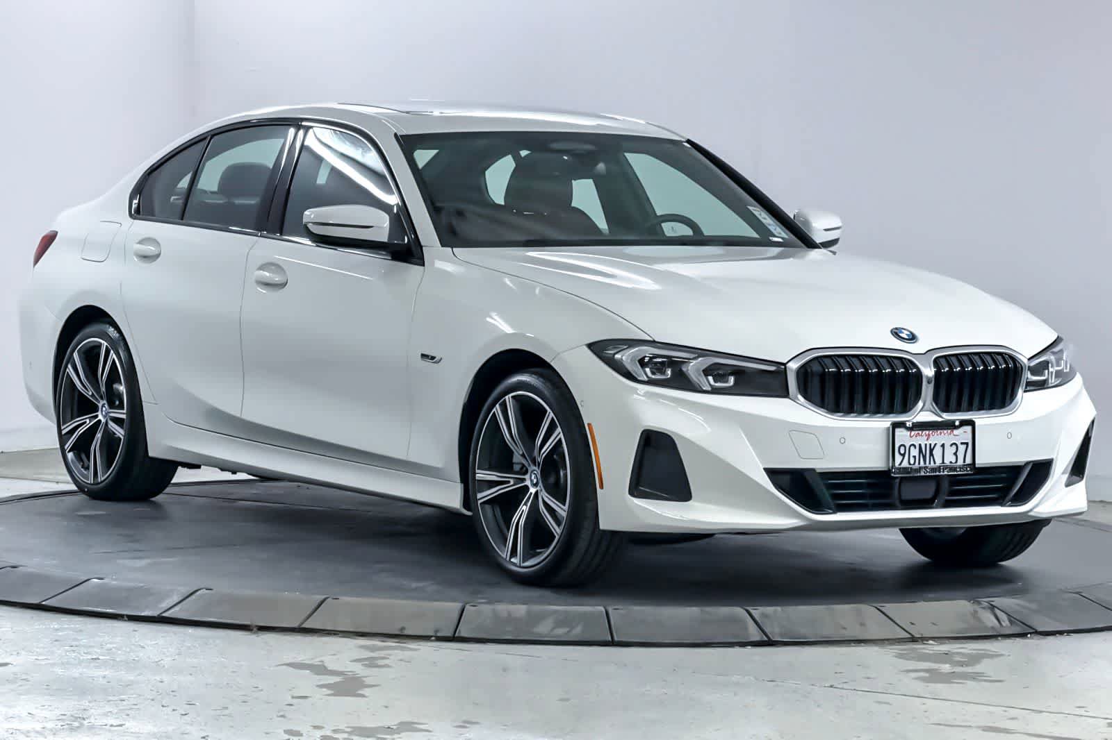 Used 2023 BMW 330e w/ Premium Package image 9