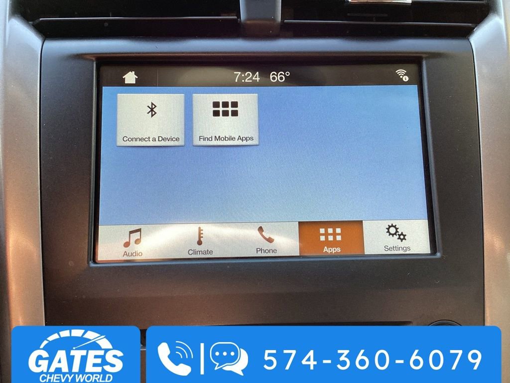 Used 2018 Ford Fusion SE w/ Fusion SE Technology Package FWD image 3