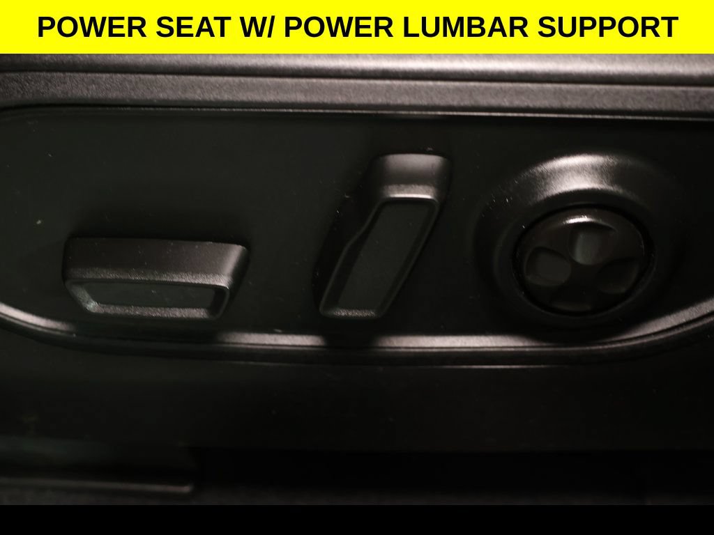 Used 2023 Jeep Grand Cherokee Laredo RWD image 3