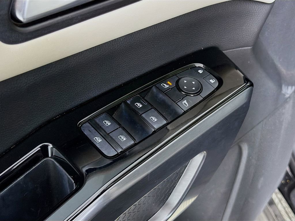 Used 2022 Nissan Pathfinder SL w/ SL Premium Package image 22